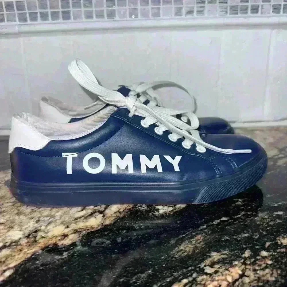 Tommy Hilfiger Sneakers for Woman. Size 6, Blue & White - Picture 2 of 12